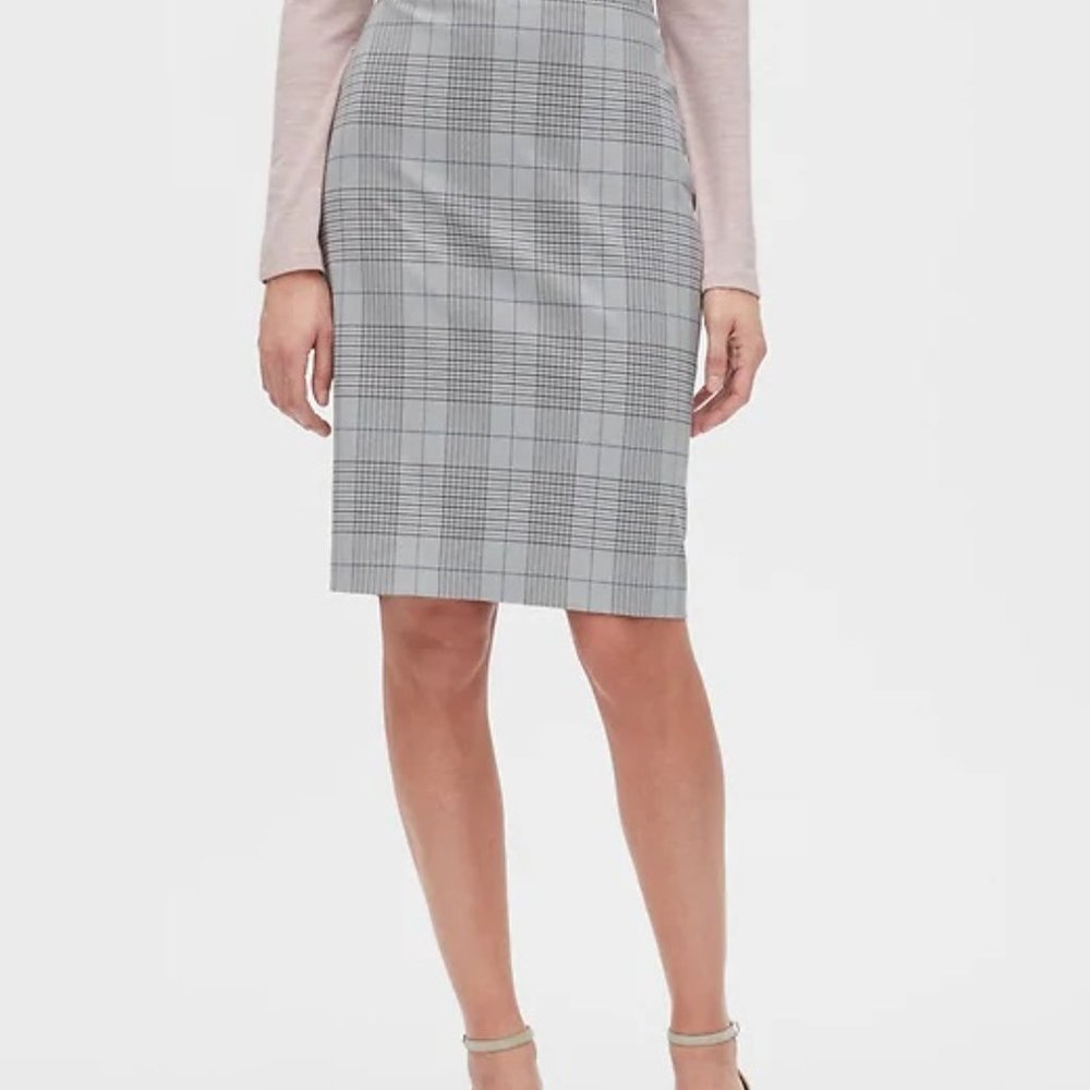Plaid Pull-On Pencil Skirt
